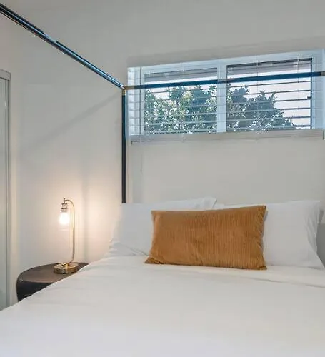 Ash And Ko Aparthotel 4*