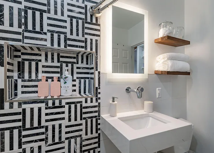 Ash And Ko Aparthotel 4*