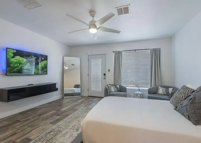 Ash And Ko Aparthotel